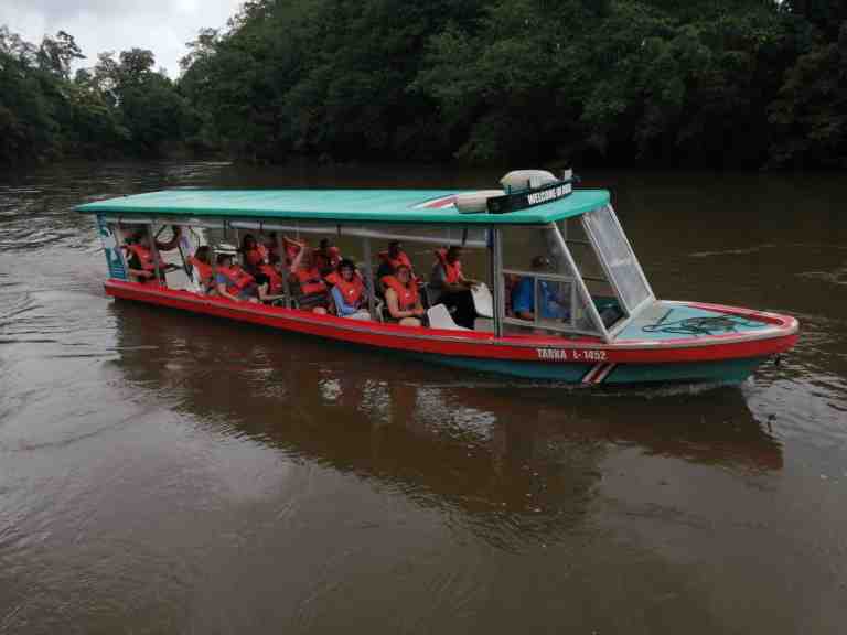 Recorrido en Bote 