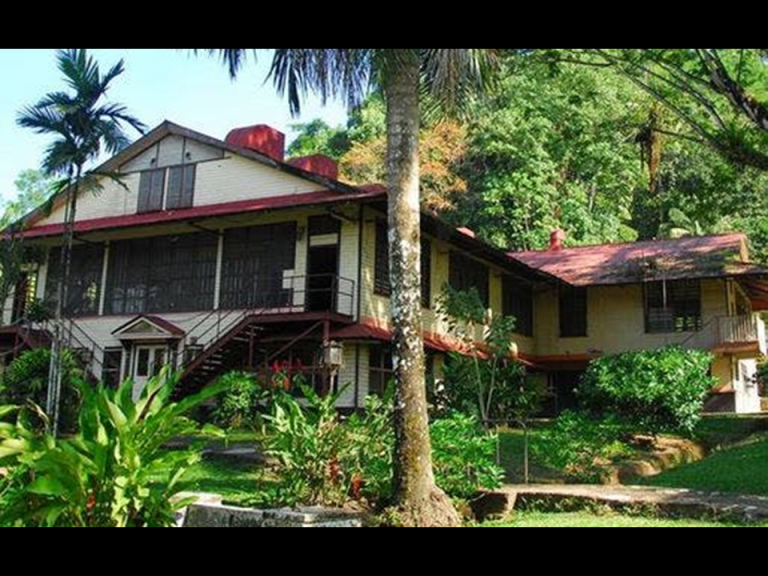 Antigua Compañía Bananera Golfito