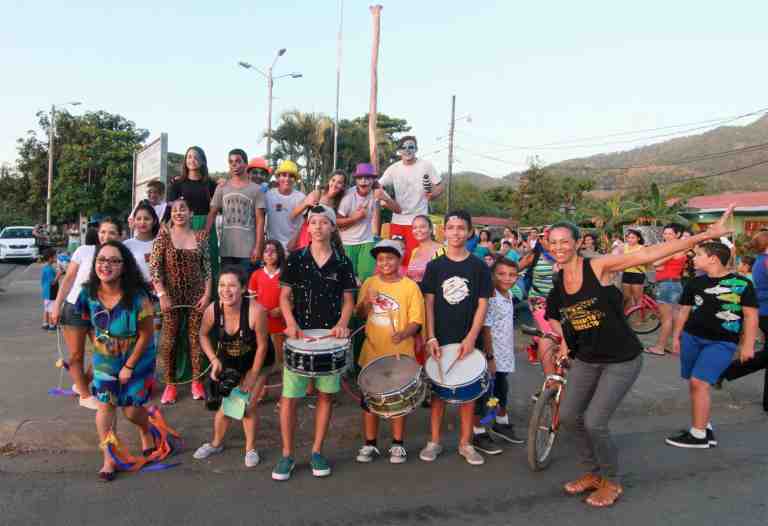 Desfile por Quebrada Ganado