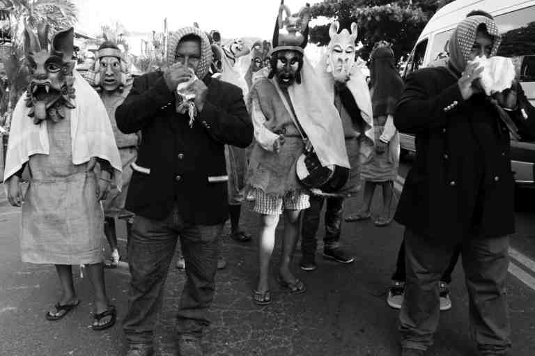 Desfile por Jaco
